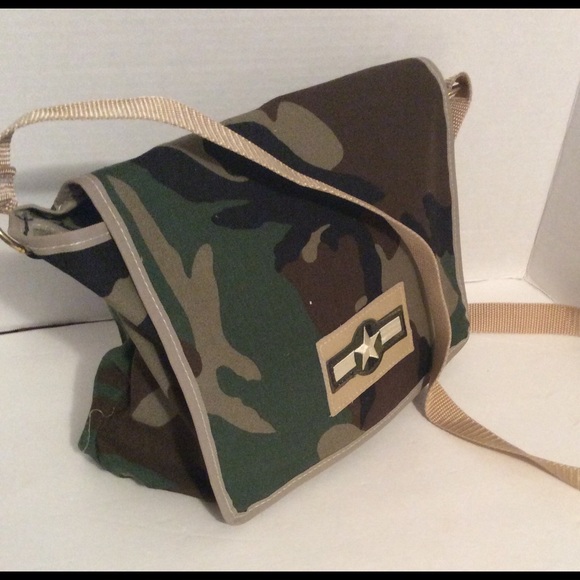 Camo messanger Bag - Picture 1 of 3